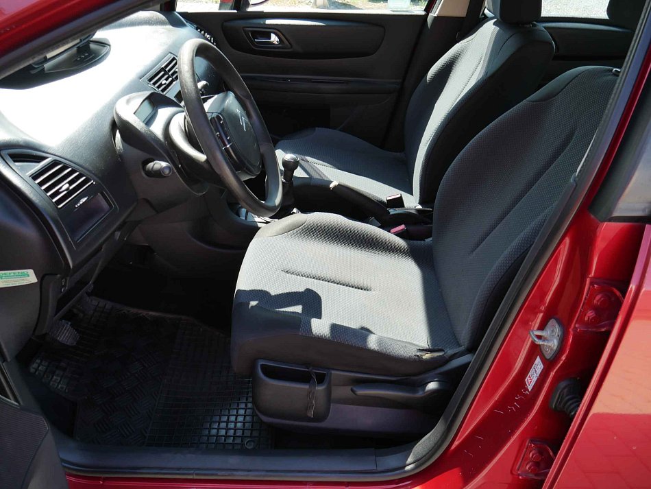 Citroën C4 1.4i 