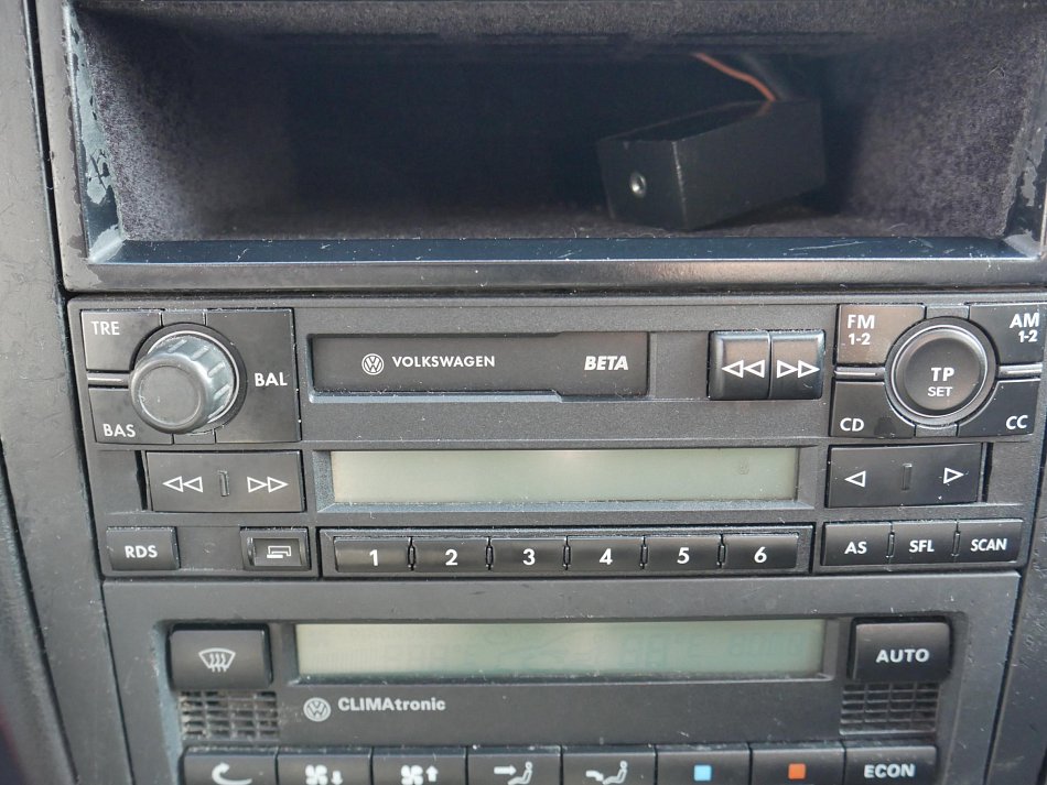 Volkswagen Golf 1.6 i 