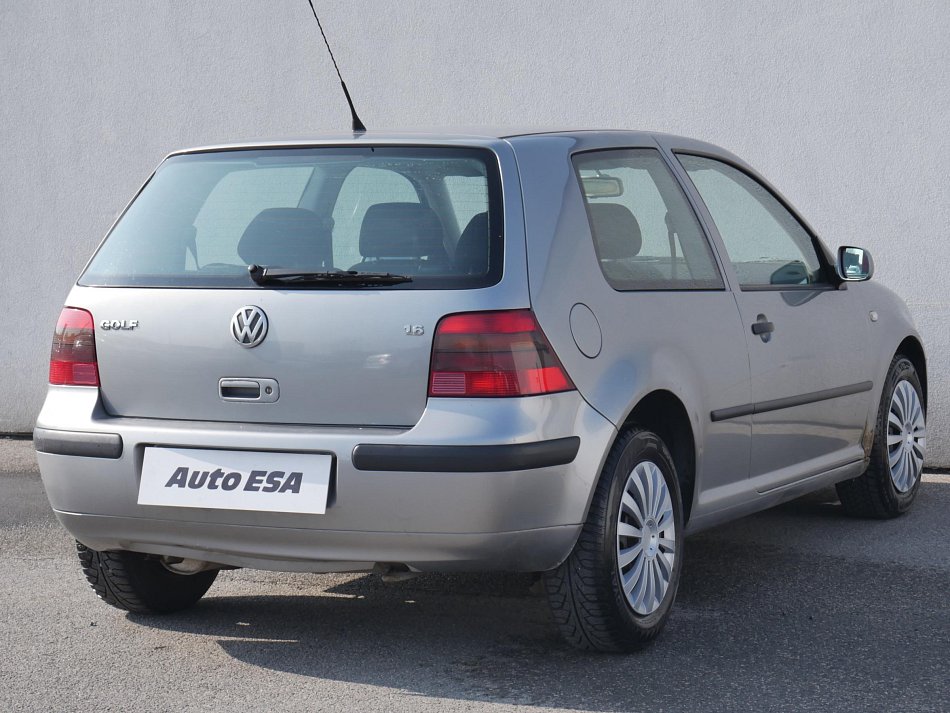 Volkswagen Golf 1.6 i 