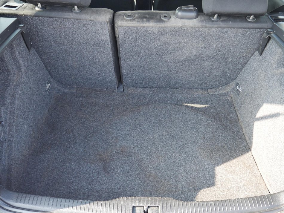 Volkswagen Golf 1.6 i 