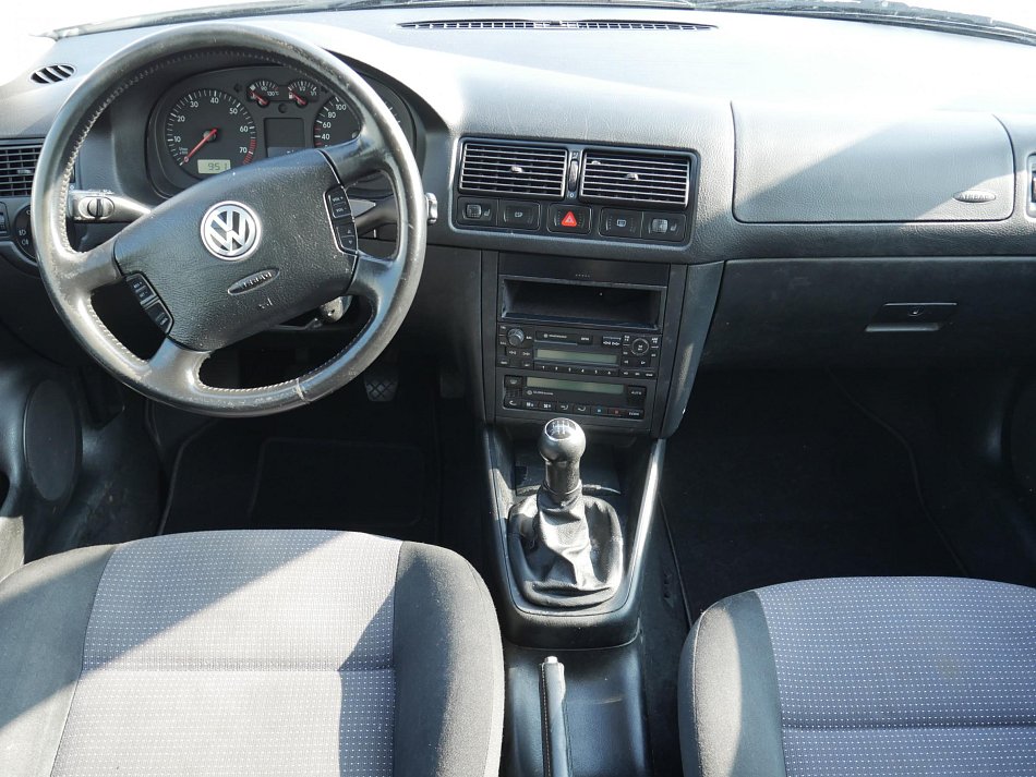 Volkswagen Golf 1.6 i 