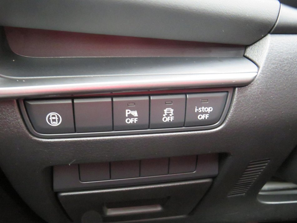 Mazda 3 2.0i 