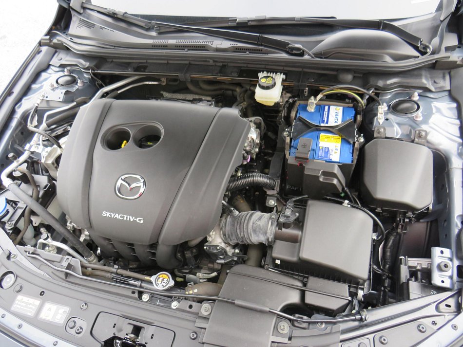 Mazda 3 2.0i 