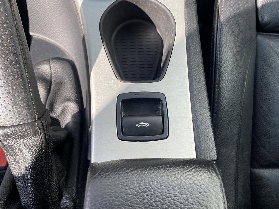 BMW Řada 3 3.0i  330i