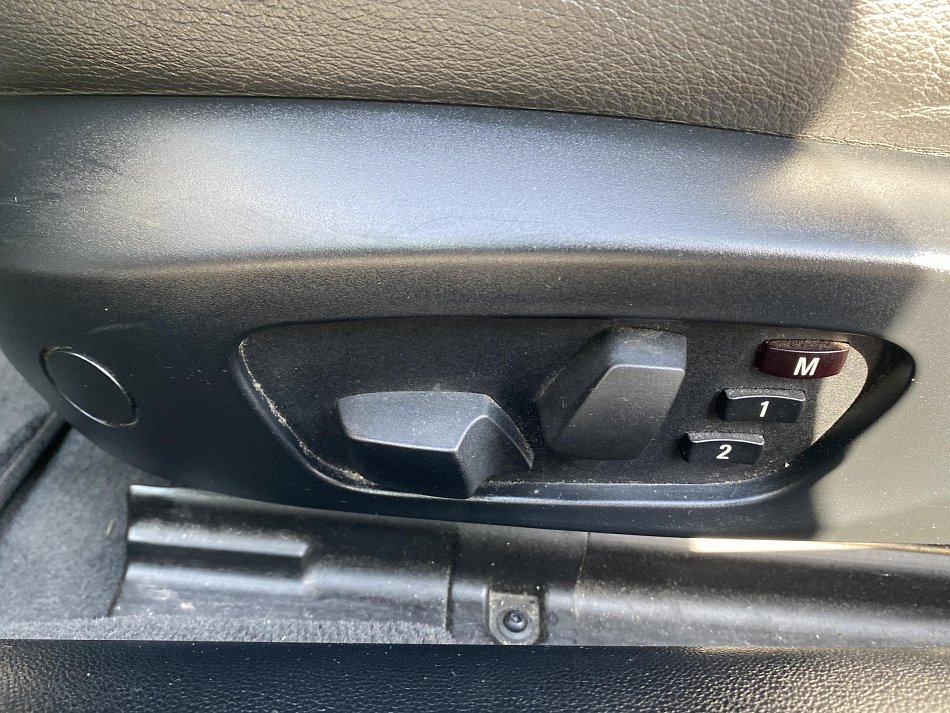 BMW Řada 3 3.0i  330i