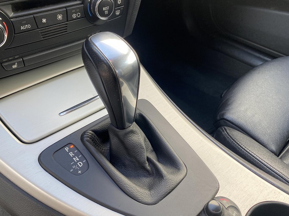 BMW Řada 3 3.0i  330i