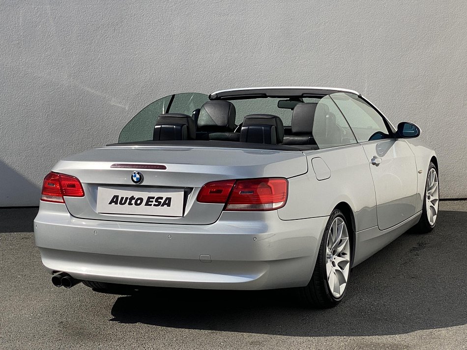 BMW Řada 3 3.0i  330i