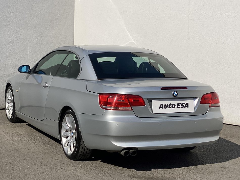 BMW Řada 3 3.0i  330i