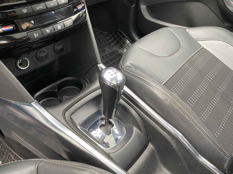 Peugeot 2008 1.6 e-HDI 