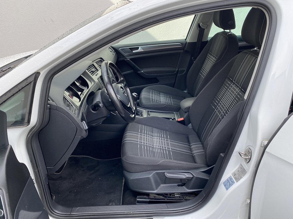 Volkswagen Golf 2.0 TDi Lounge