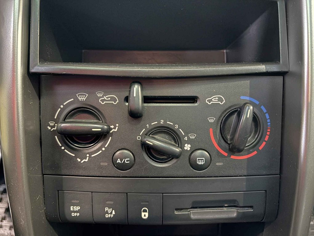 Peugeot 207 1.6i 