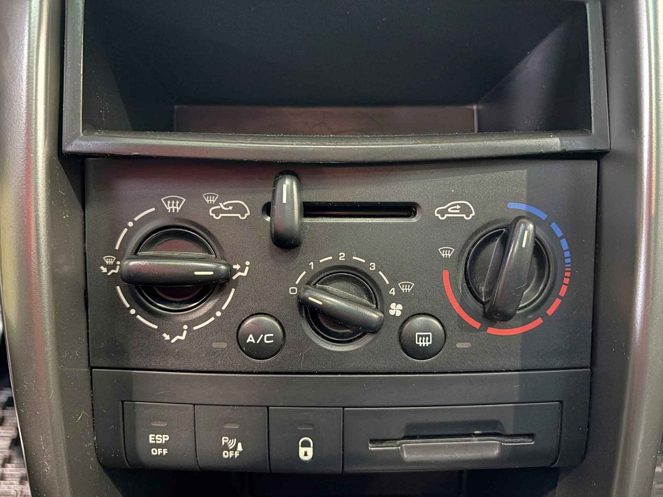 Peugeot 207 1.6i 