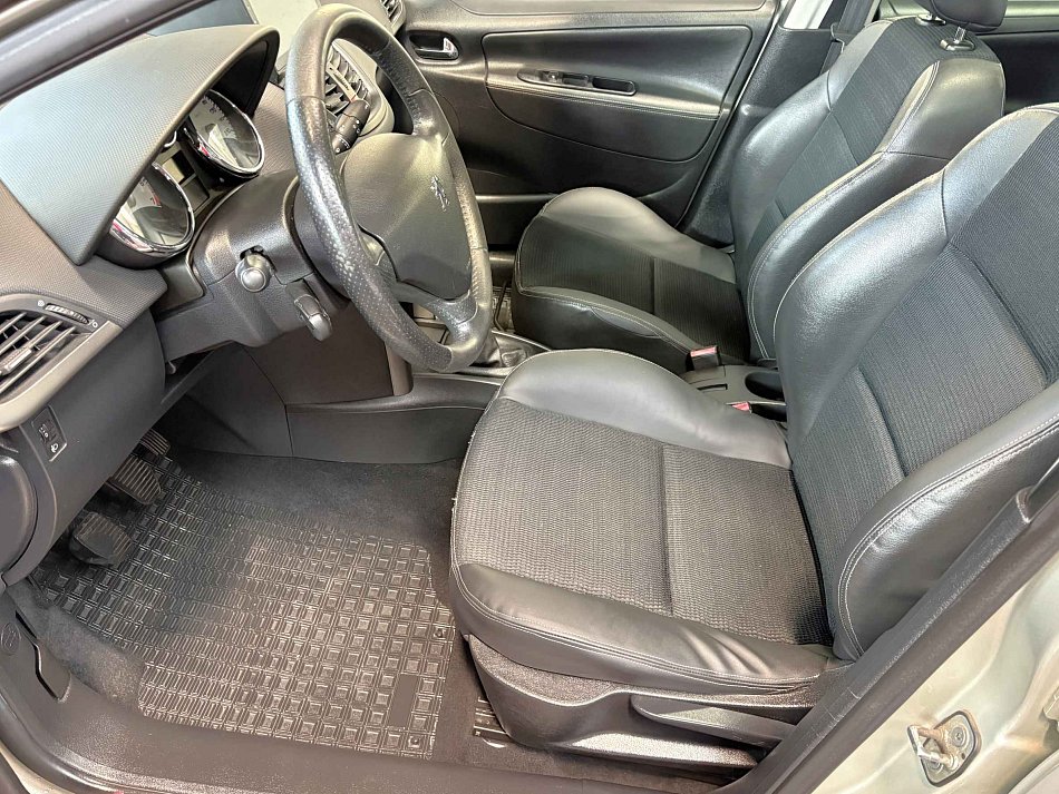 Peugeot 207 1.6i 