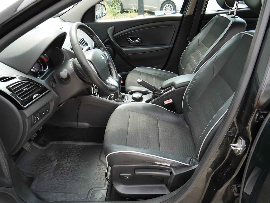 Renault Fluence 1.6i 