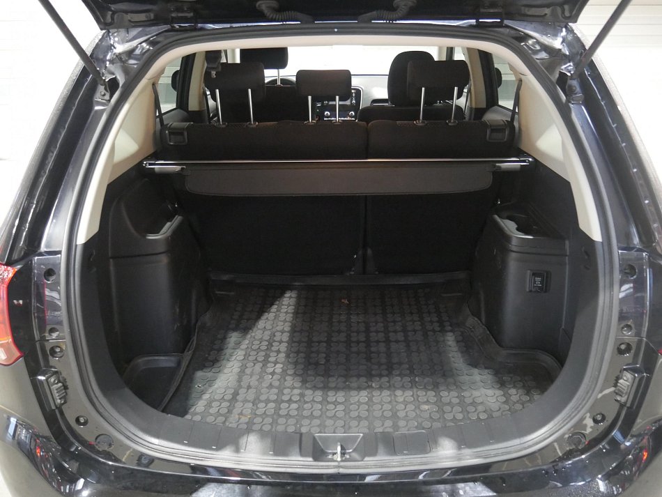 Mitsubishi Outlander 2.0i Intense