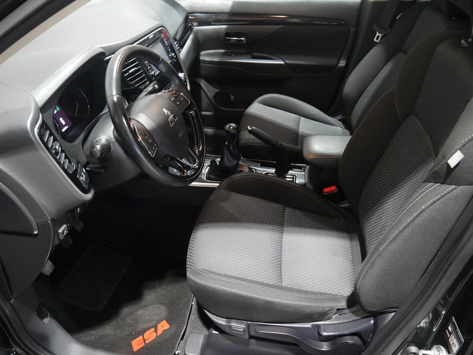 Mitsubishi Outlander 2.0i Intense