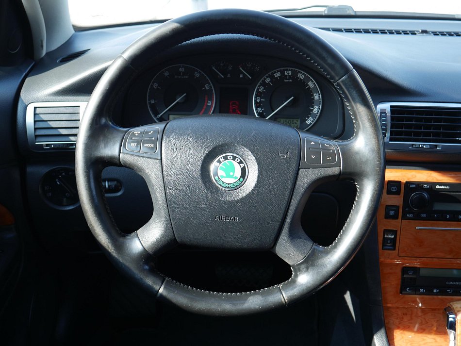 Škoda Superb 2.8 i 