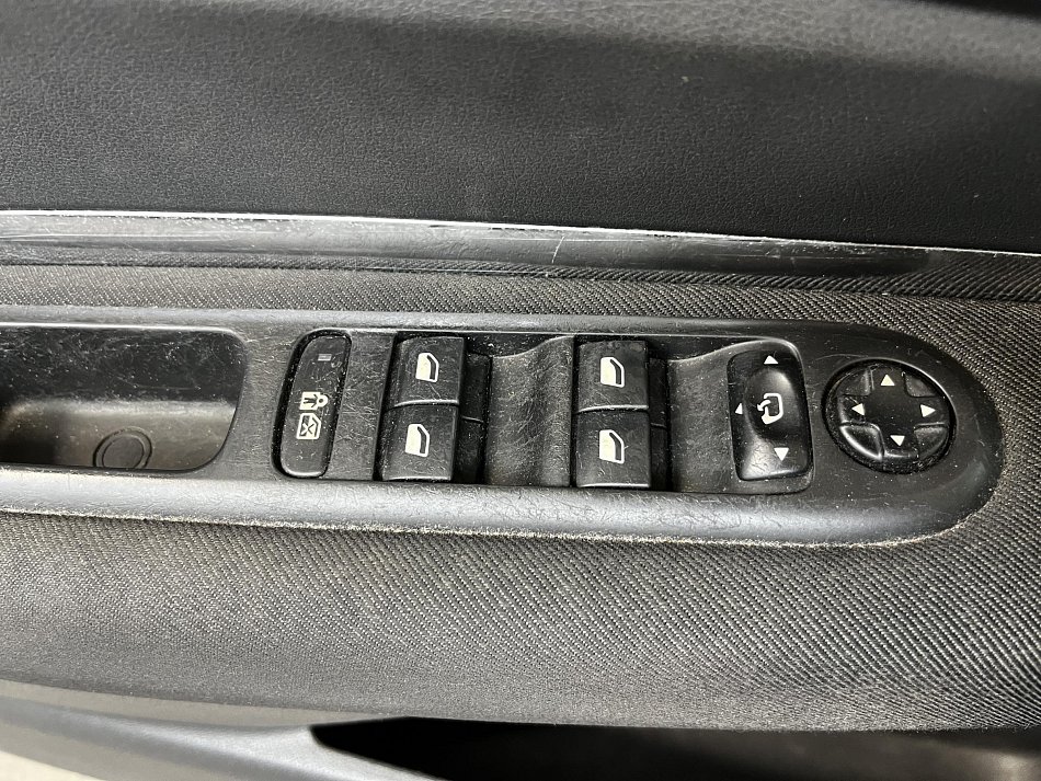 Peugeot 3008 2.0 HDi Premium