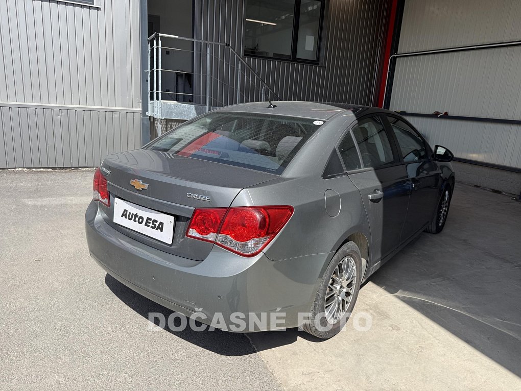 Chevrolet Cruze 1.8i 