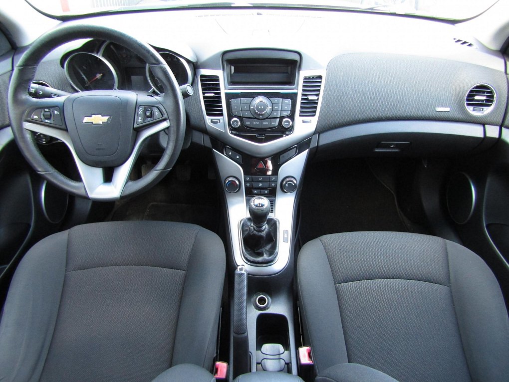 Chevrolet Cruze 1.8i 