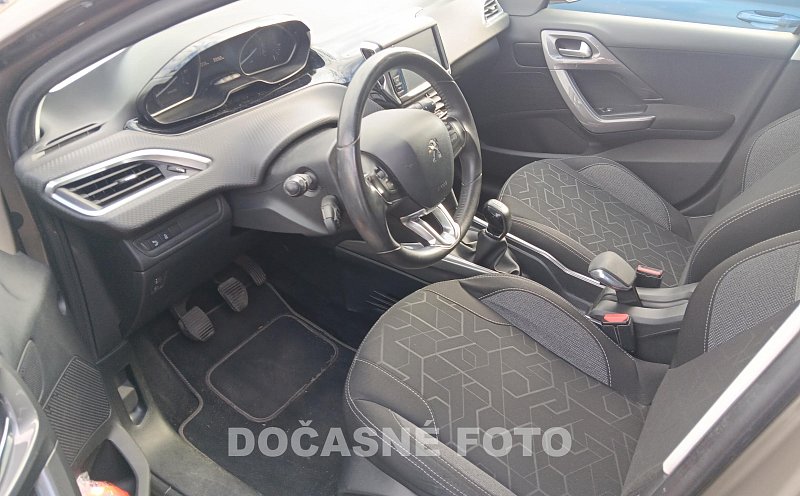 Peugeot 2008 1.2 PT 
