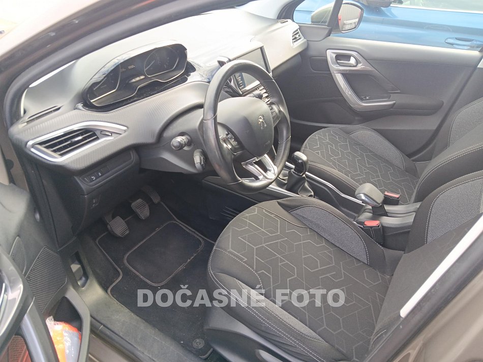 Peugeot 2008 1.2 PT 