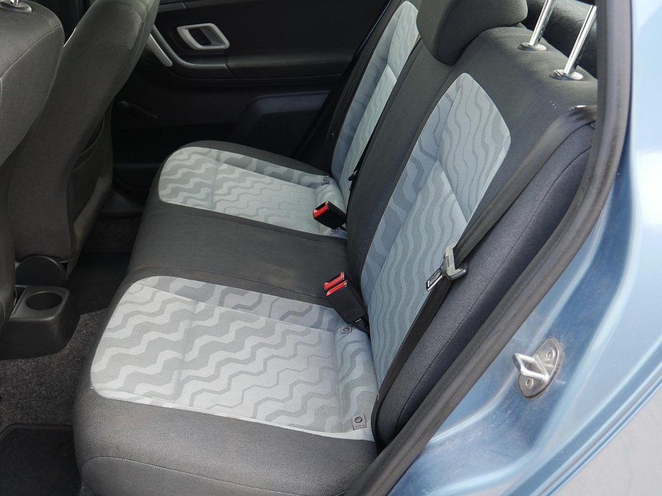 Škoda Fabia II 1.4i 16V Ambiente