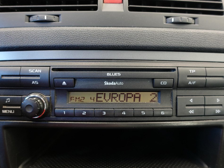Škoda Octavia II 1.6 i Tour