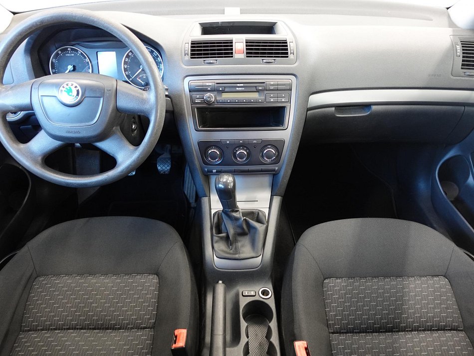 Škoda Octavia II 1.6 i Tour