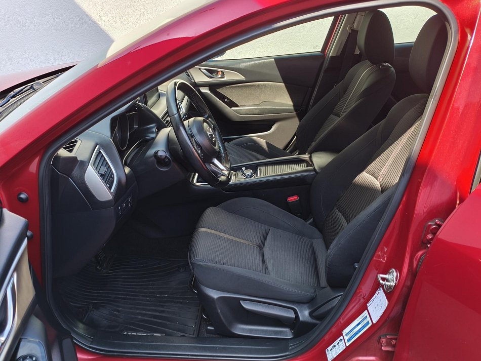 Mazda 3 1.5i 