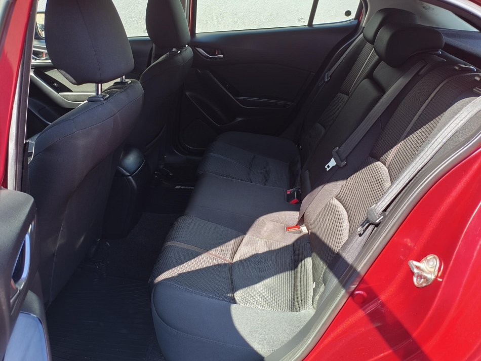 Mazda 3 1.5i 