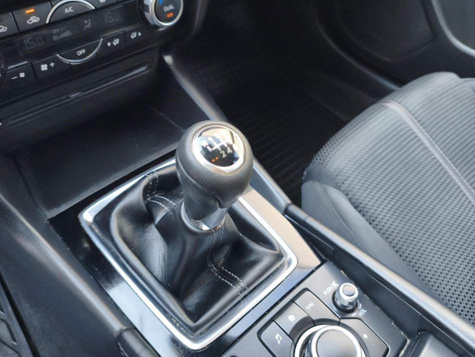 Mazda 3 1.5i 