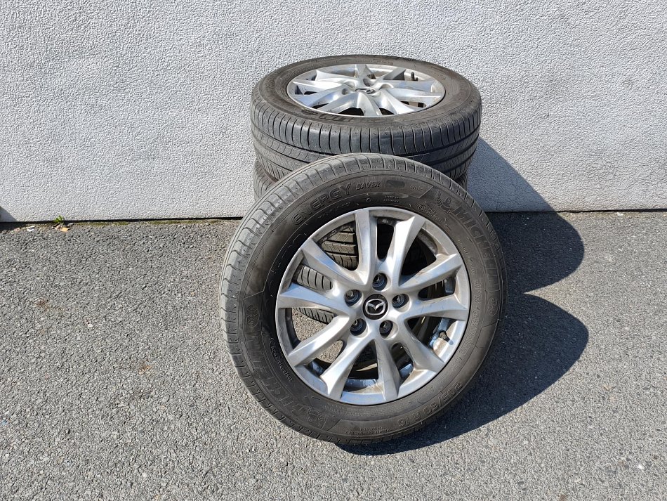 Mazda 3 1.5i 
