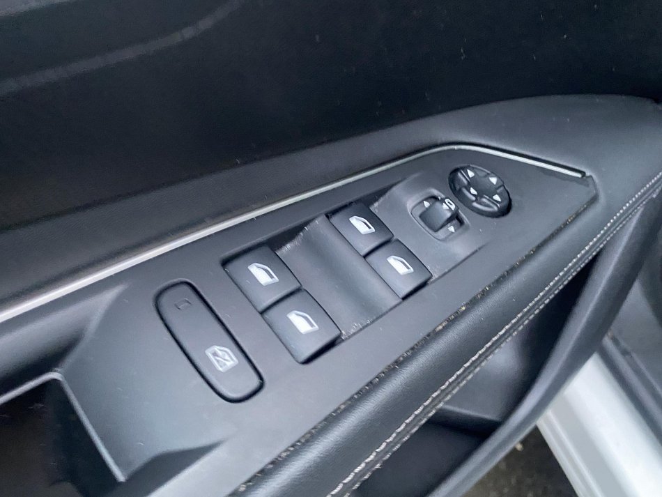 Peugeot 3008 1.2 PT Allure