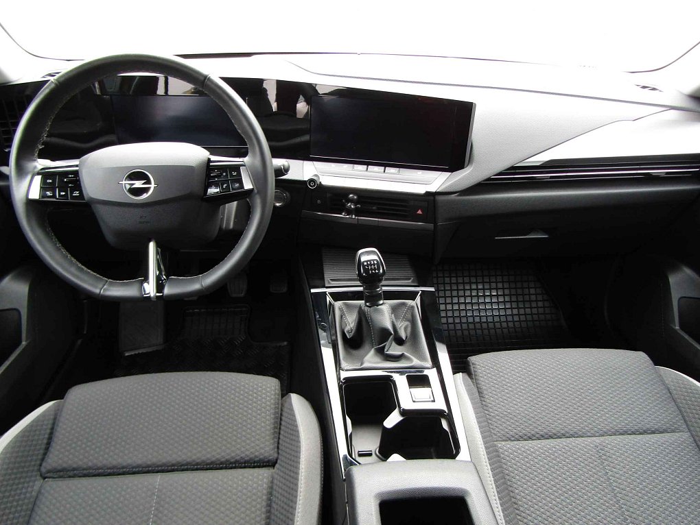 Opel Astra 1.2 T 