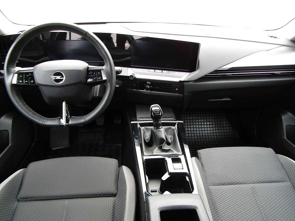 Opel Astra 1.2 T 