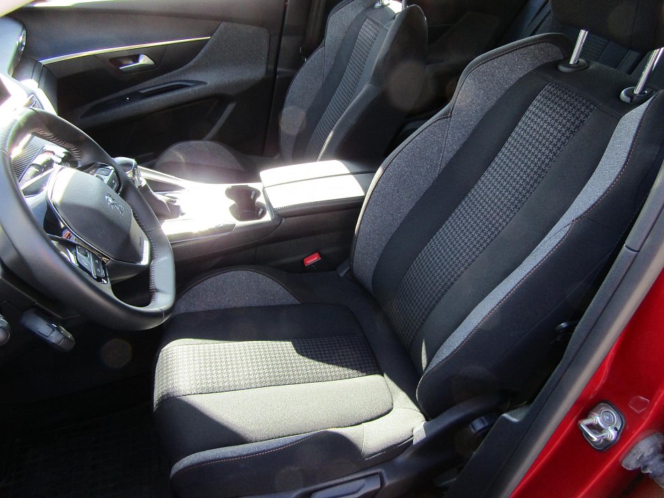 Peugeot 3008 1.2PT 
