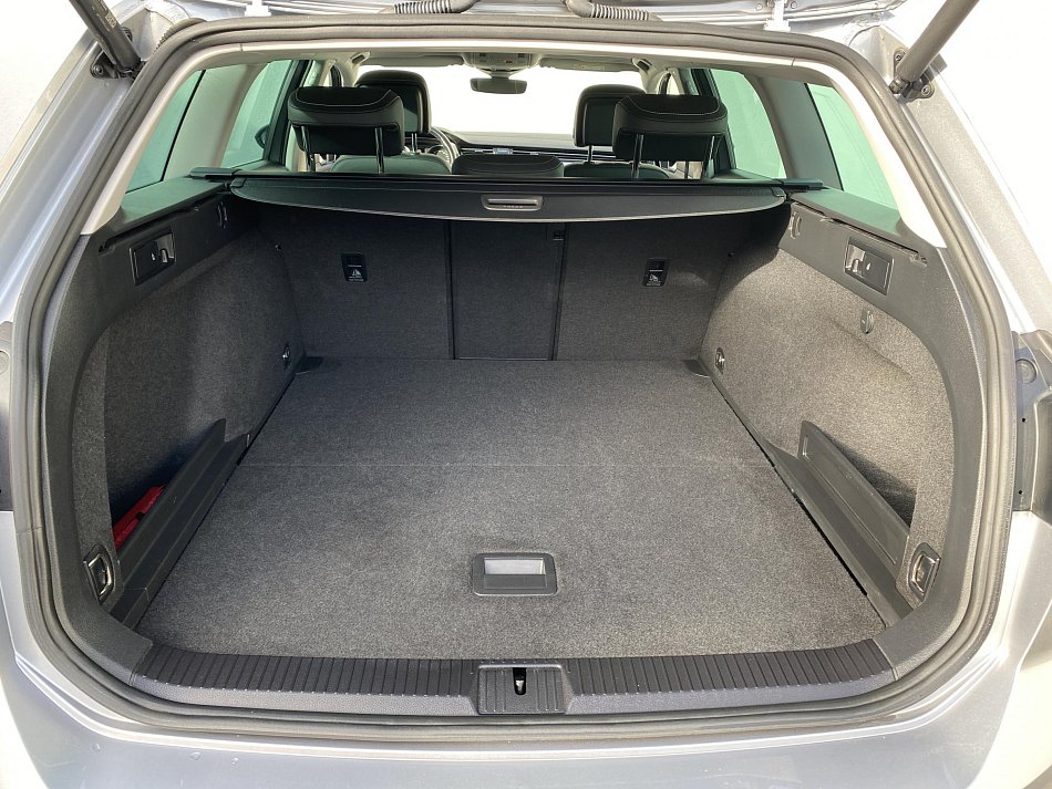 Volkswagen Passat 1.5 TSi Elegance