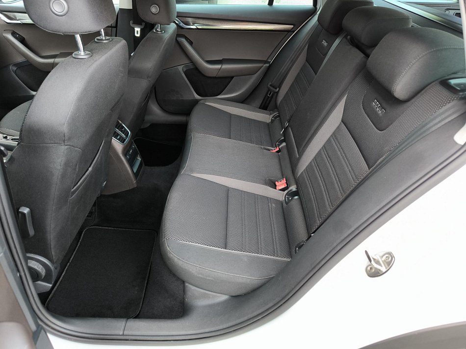 Škoda Octavia III 2.0 TDi  4x4