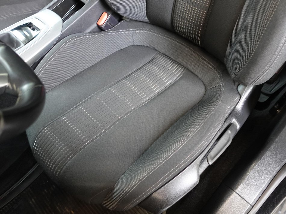 Peugeot 308 1.6 HDi 