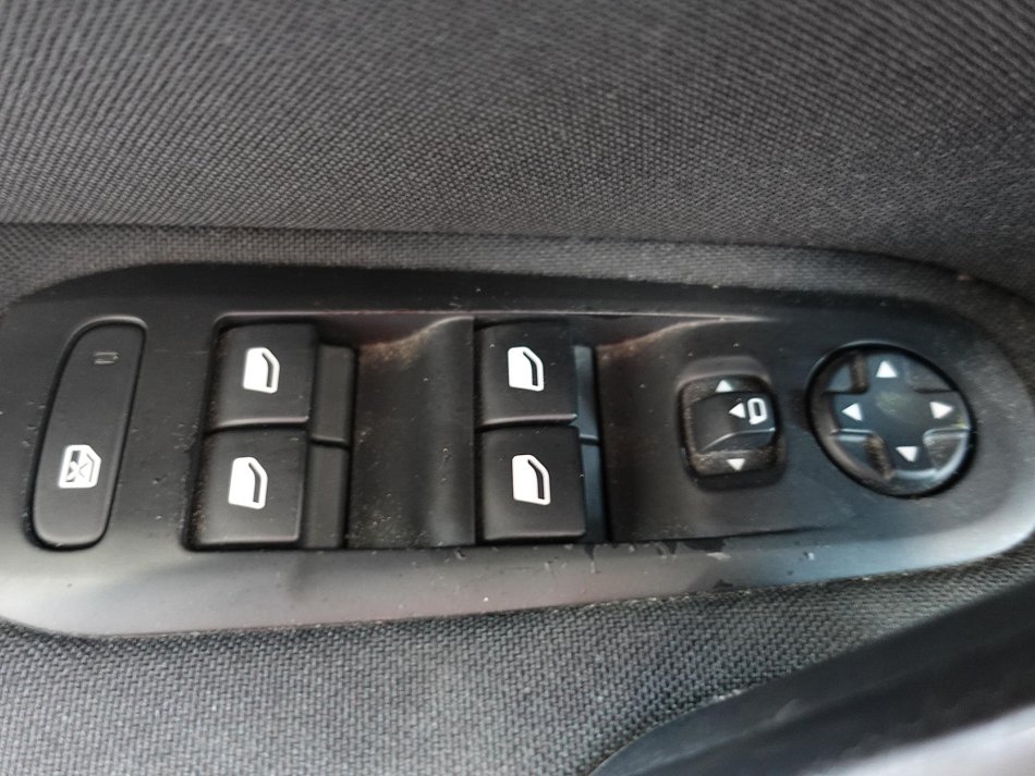 Peugeot 308 1.6 HDi 