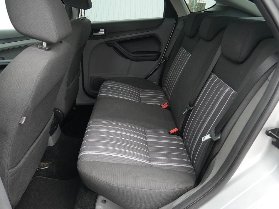 Ford Focus 1.6 i 