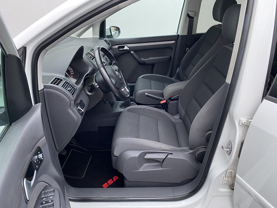 Volkswagen Touran 2.0 TDi 