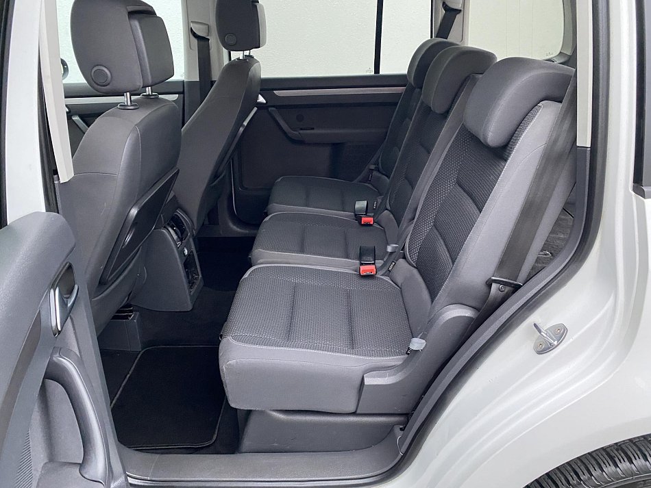 Volkswagen Touran 2.0 TDi 