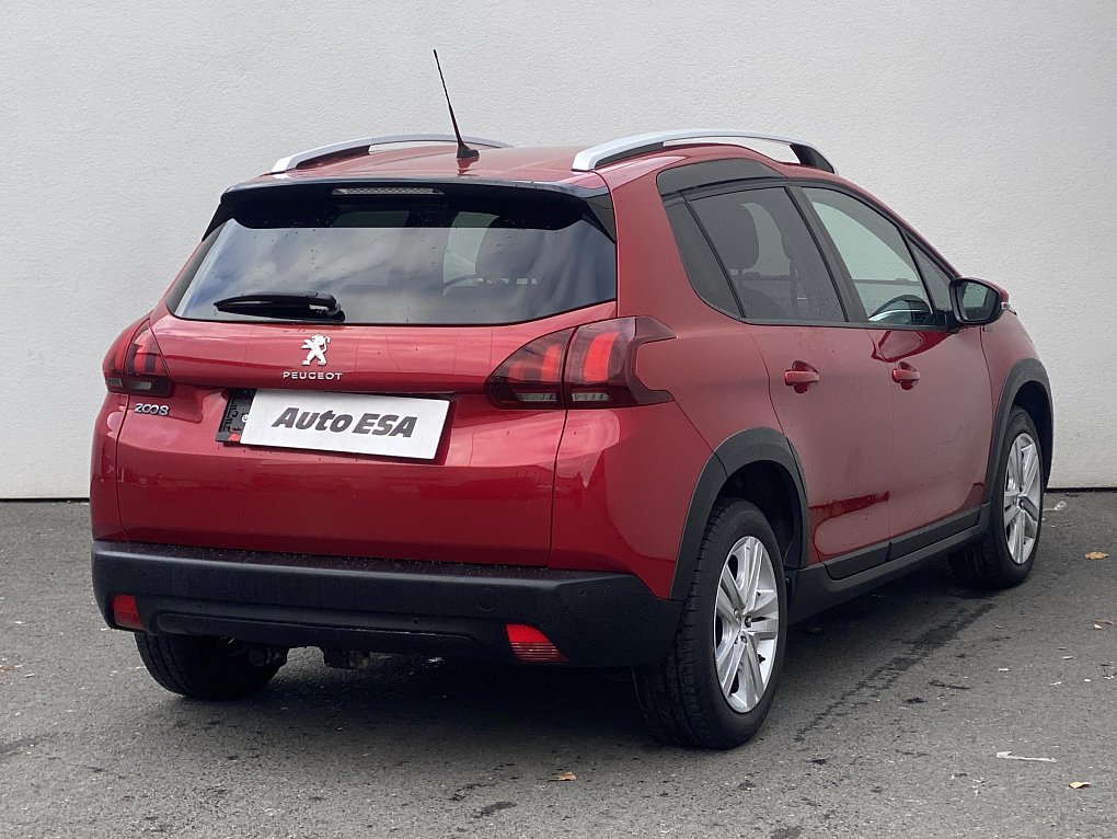 Peugeot 2008 1.2 PT Signature