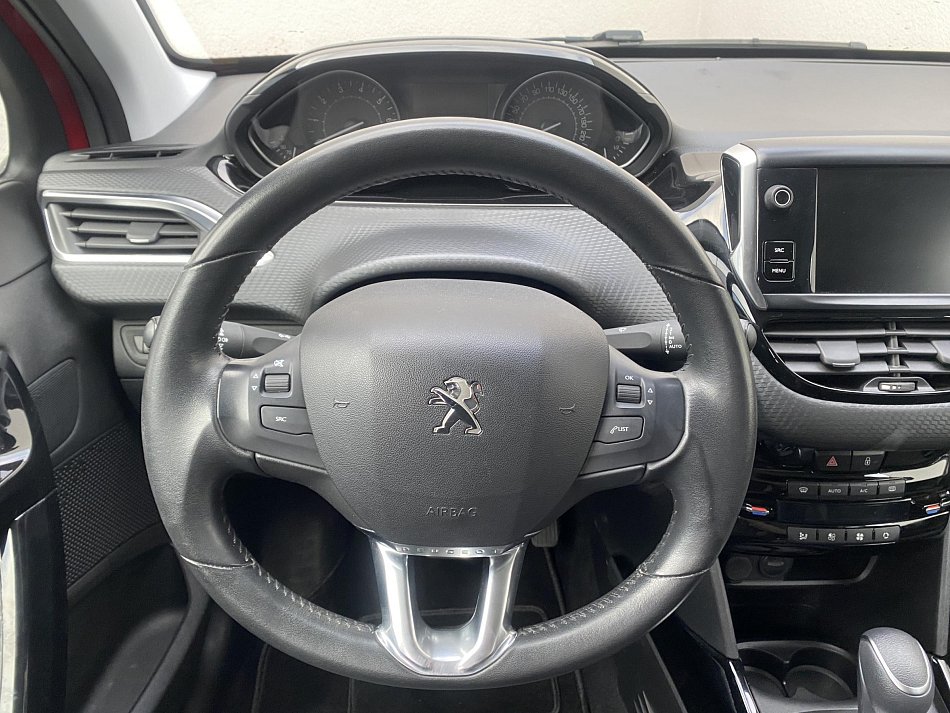 Peugeot 2008 1.2 PT Signature