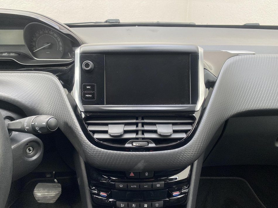 Peugeot 2008 1.2 PT Signature