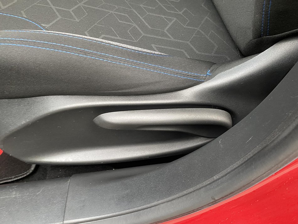 Peugeot 2008 1.2 PT Signature