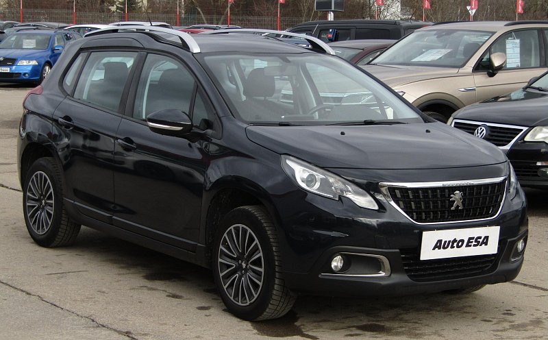 Peugeot 2008 1.2i 