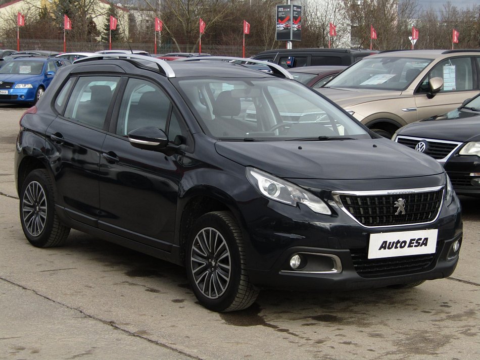 Peugeot 2008 1.2i 
